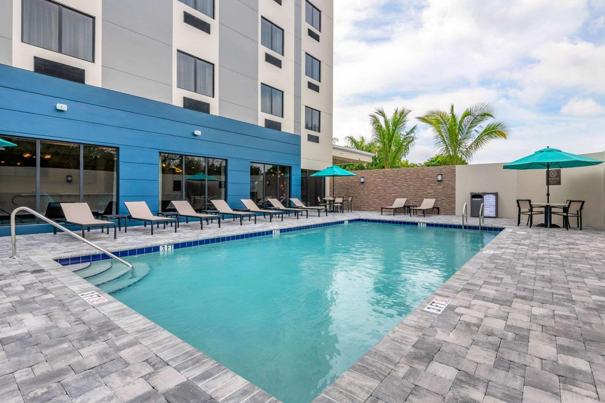 Comfort Suites Stuart-Hutchinson Island Εξωτερικό φωτογραφία