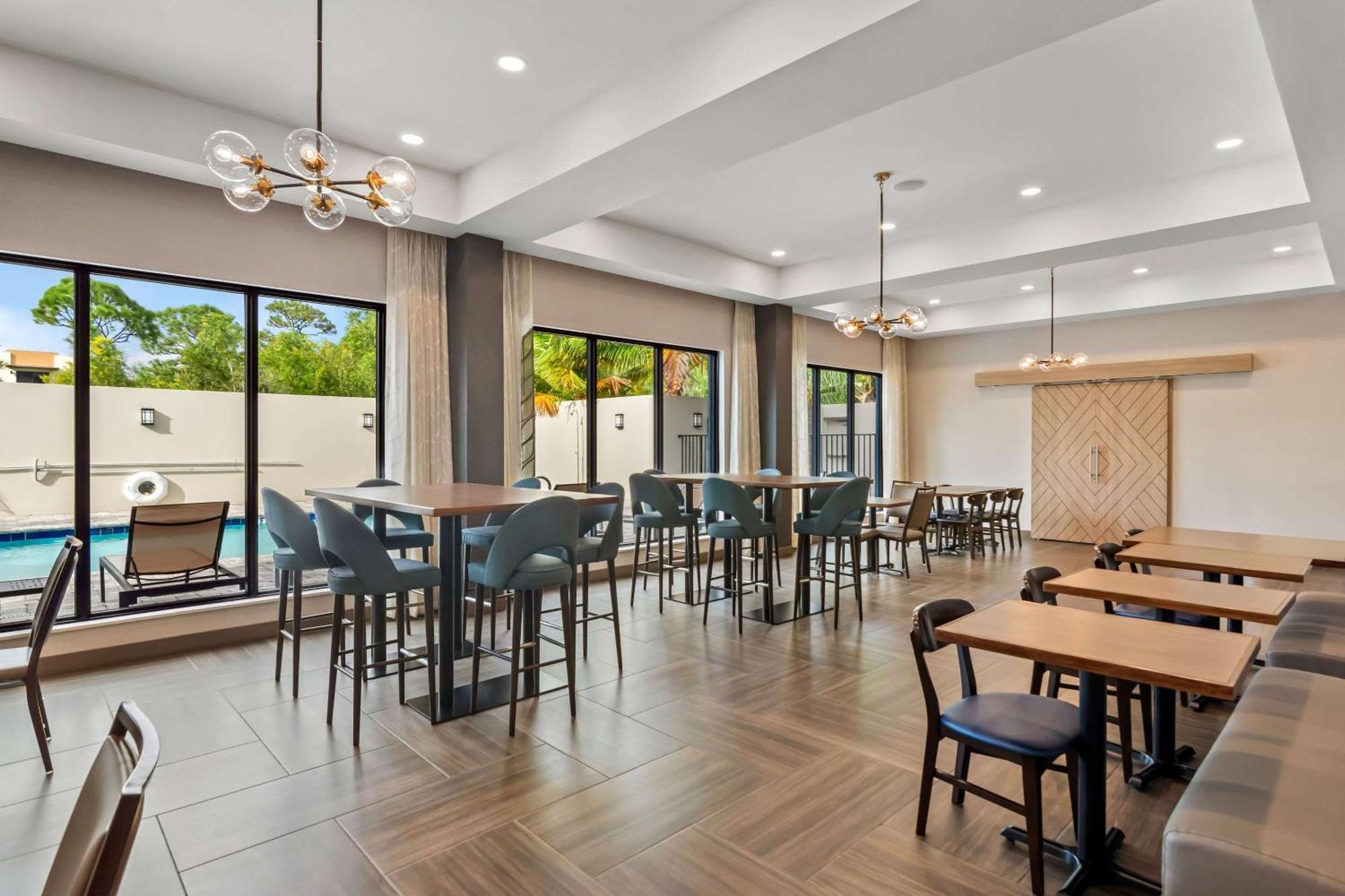Comfort Suites Stuart-Hutchinson Island Εξωτερικό φωτογραφία