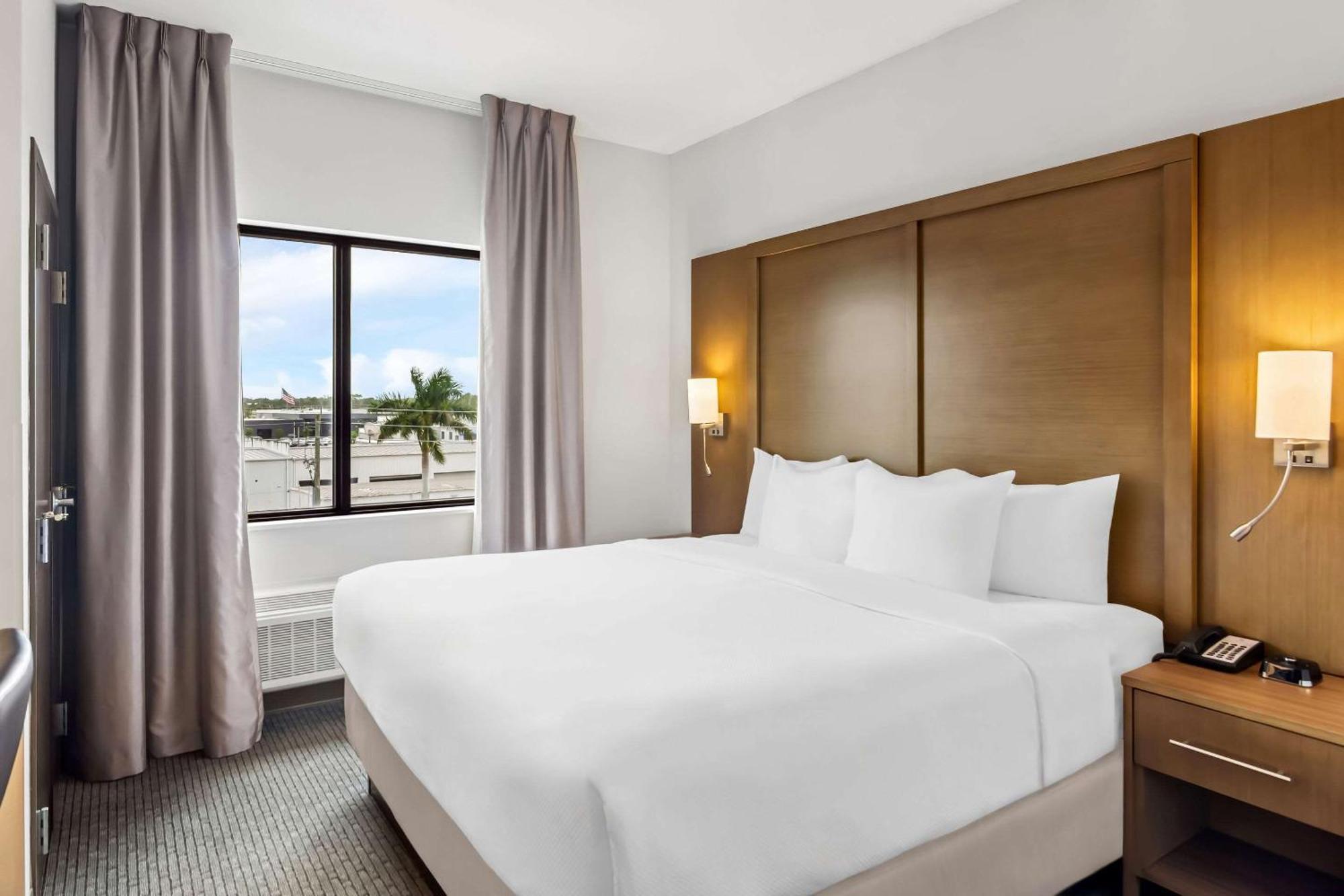 Comfort Suites Stuart-Hutchinson Island Εξωτερικό φωτογραφία