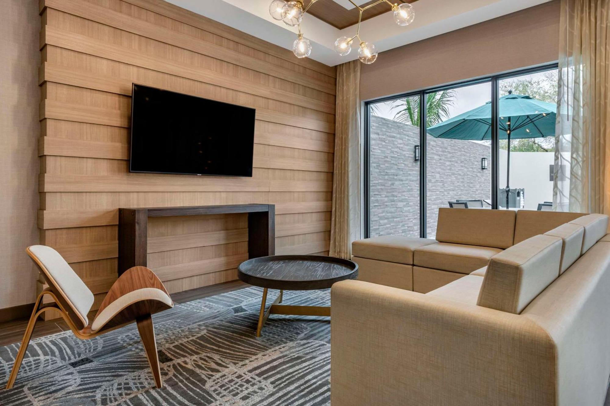 Comfort Suites Stuart-Hutchinson Island Εξωτερικό φωτογραφία